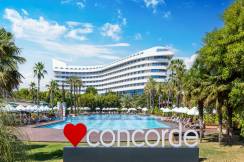 CONCORDE DELUXE RESORT Pools & Beach